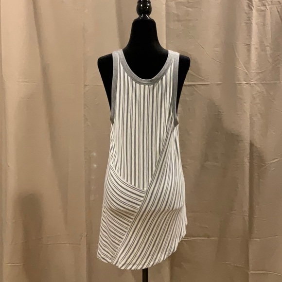 CAbi "Side Out" Tank - Picture 2 of 4